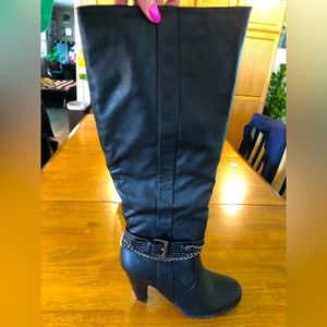 High heel black boots